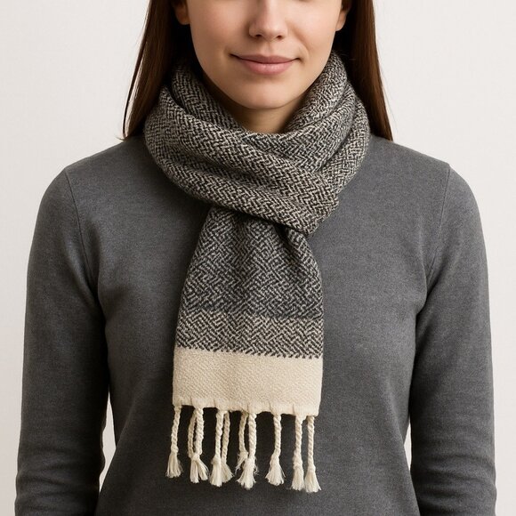 Smyrna Turkish Cotton Scarf – Black & Cream Woven Peshtemal Shawl with Fringe – - Picture 4 of 4